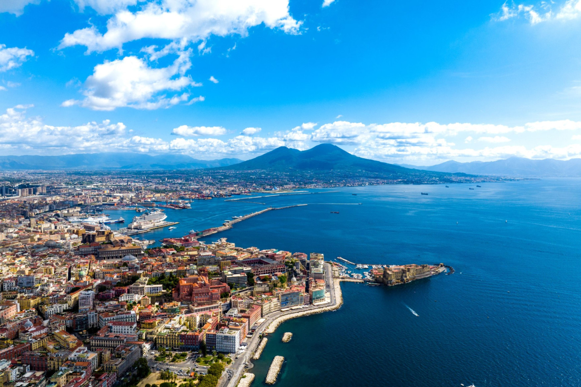 ENJOY A 3X2 STAY THIS AUGUST!