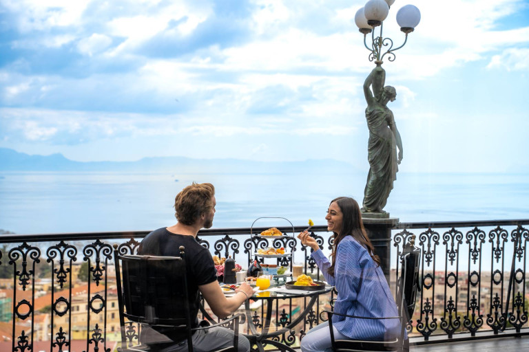 Bed & Breakfast with complimentary garage Bed & Breakfast with complimentary garage